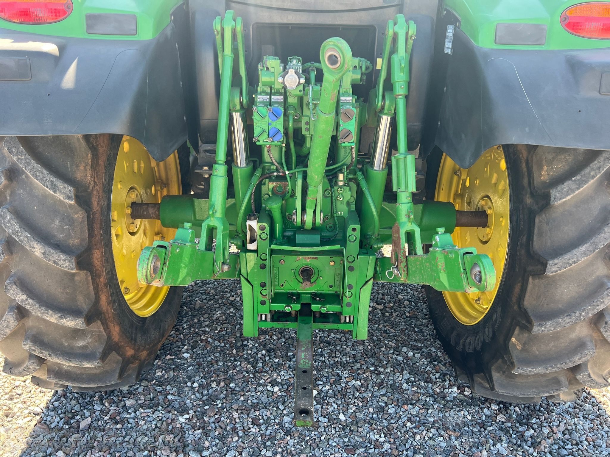 2012 John Deere 6115R MFWD Tractor thumbnail 6