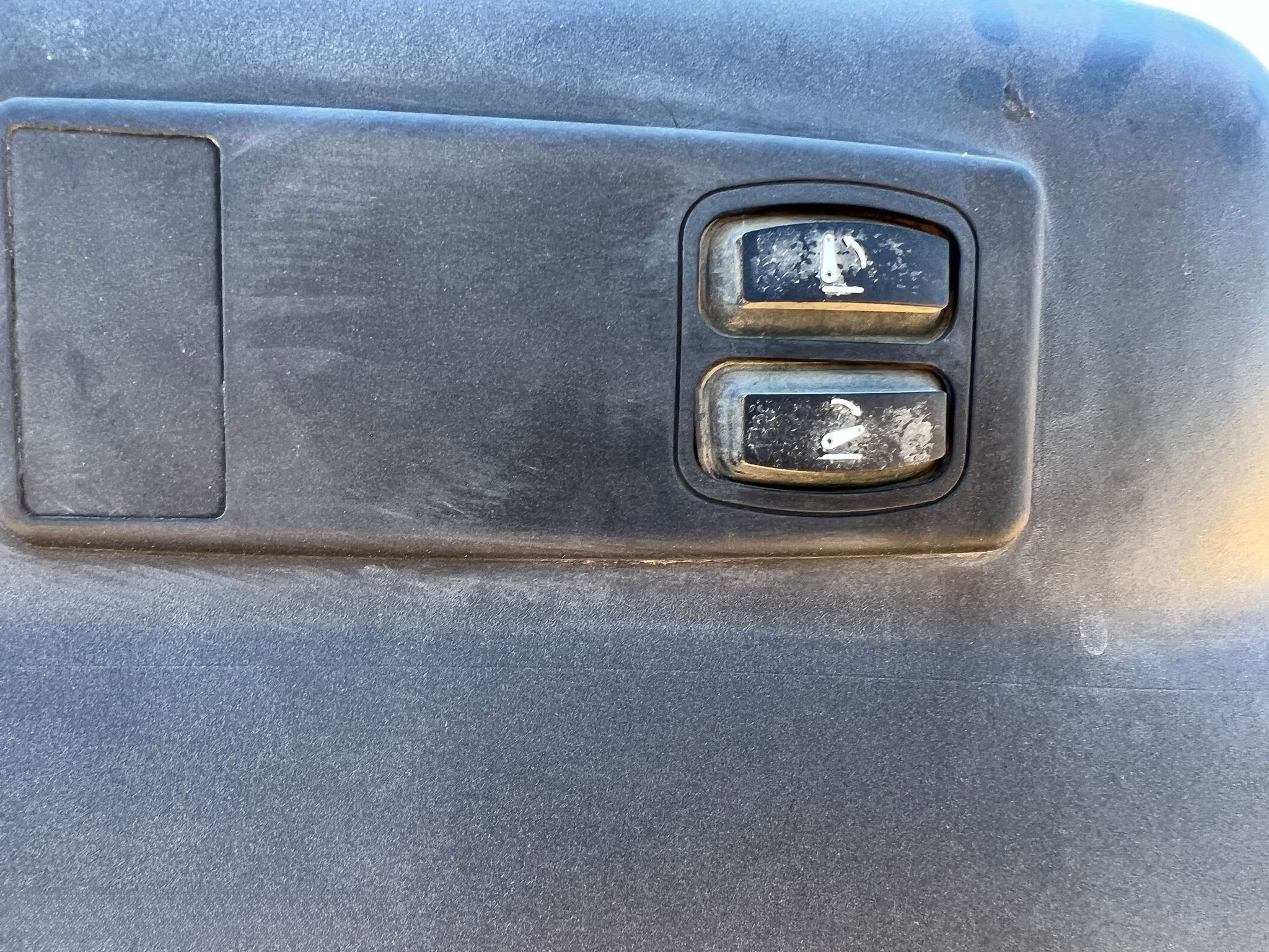 2012 John Deere 6115R MFWD Tractor thumbnail 8