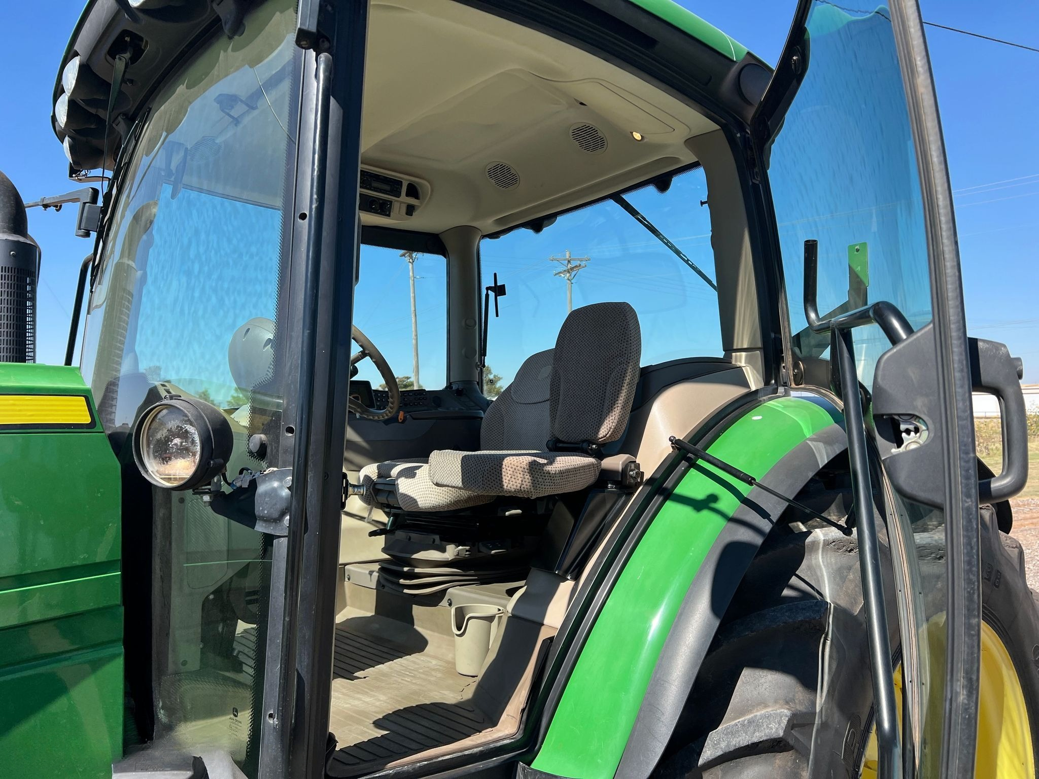 2012 John Deere 6115R MFWD Tractor thumbnail 9