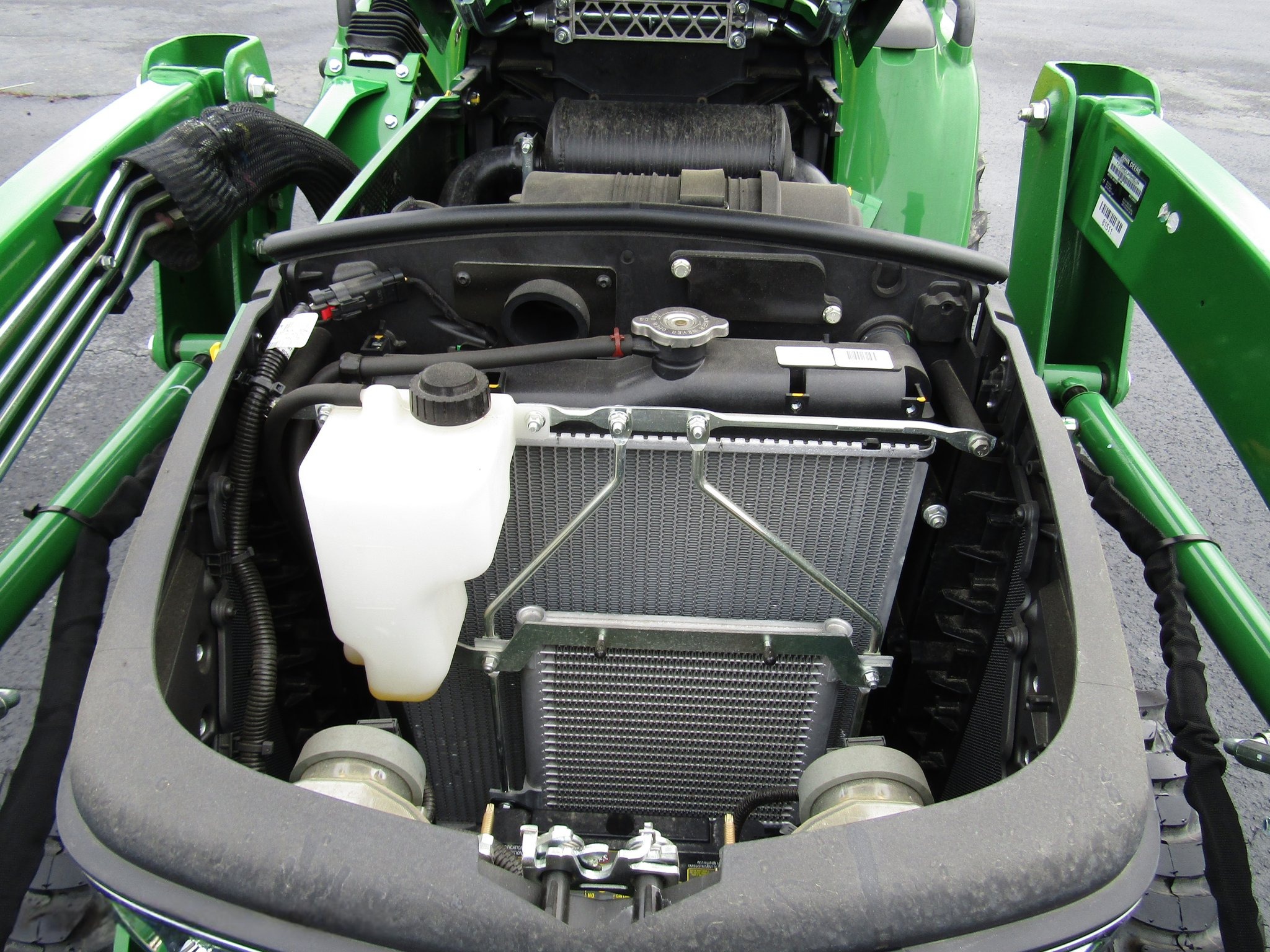 2017 John Deere 3025E MFWD Tractor with 300E Loader thumbnail 10