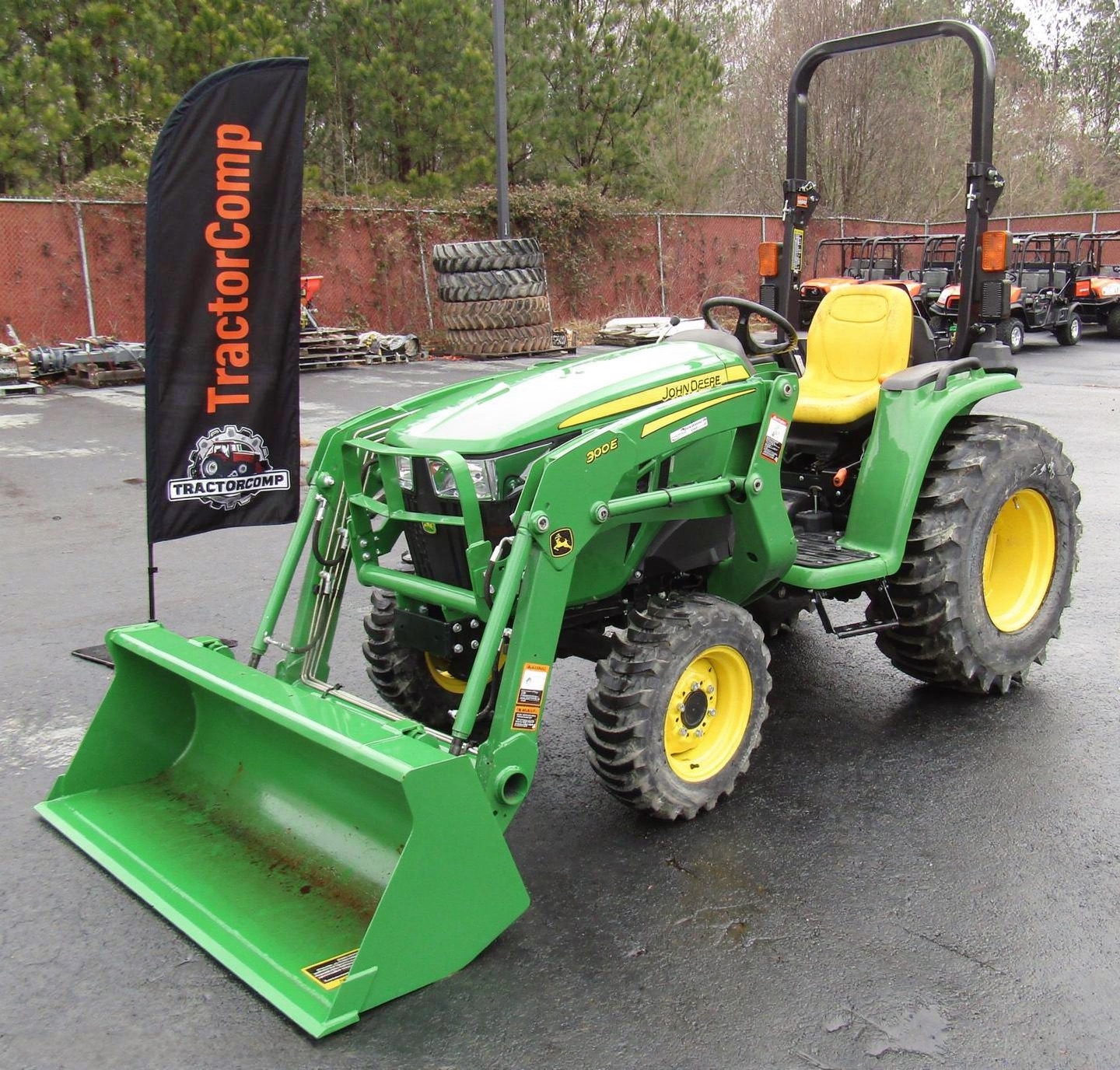 2017 John Deere 3025E MFWD Tractor with 300E Loader thumbnail 4