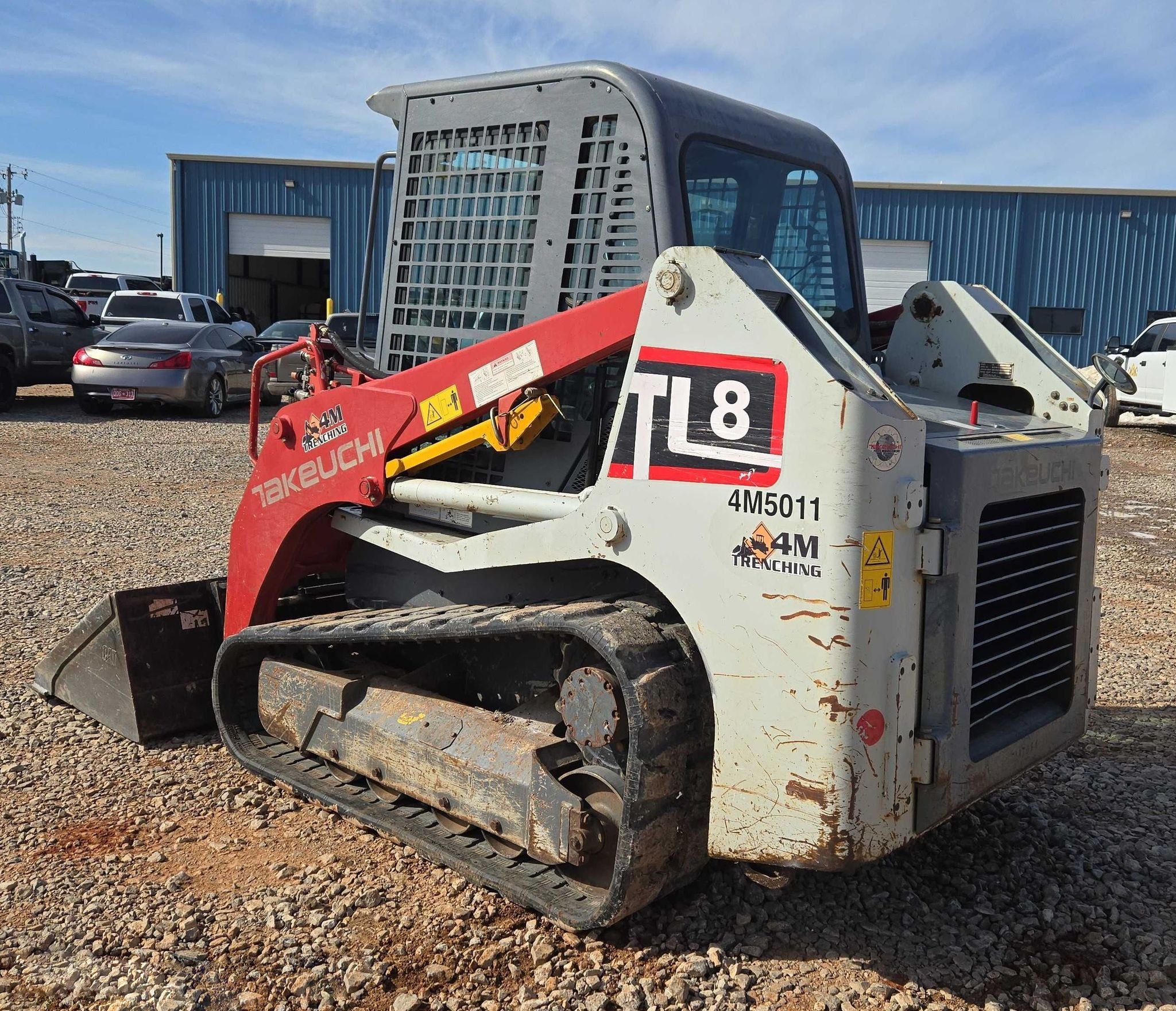 2017 Takeuchi TL8 Tracked Skid Steer Loader thumbnail 4
