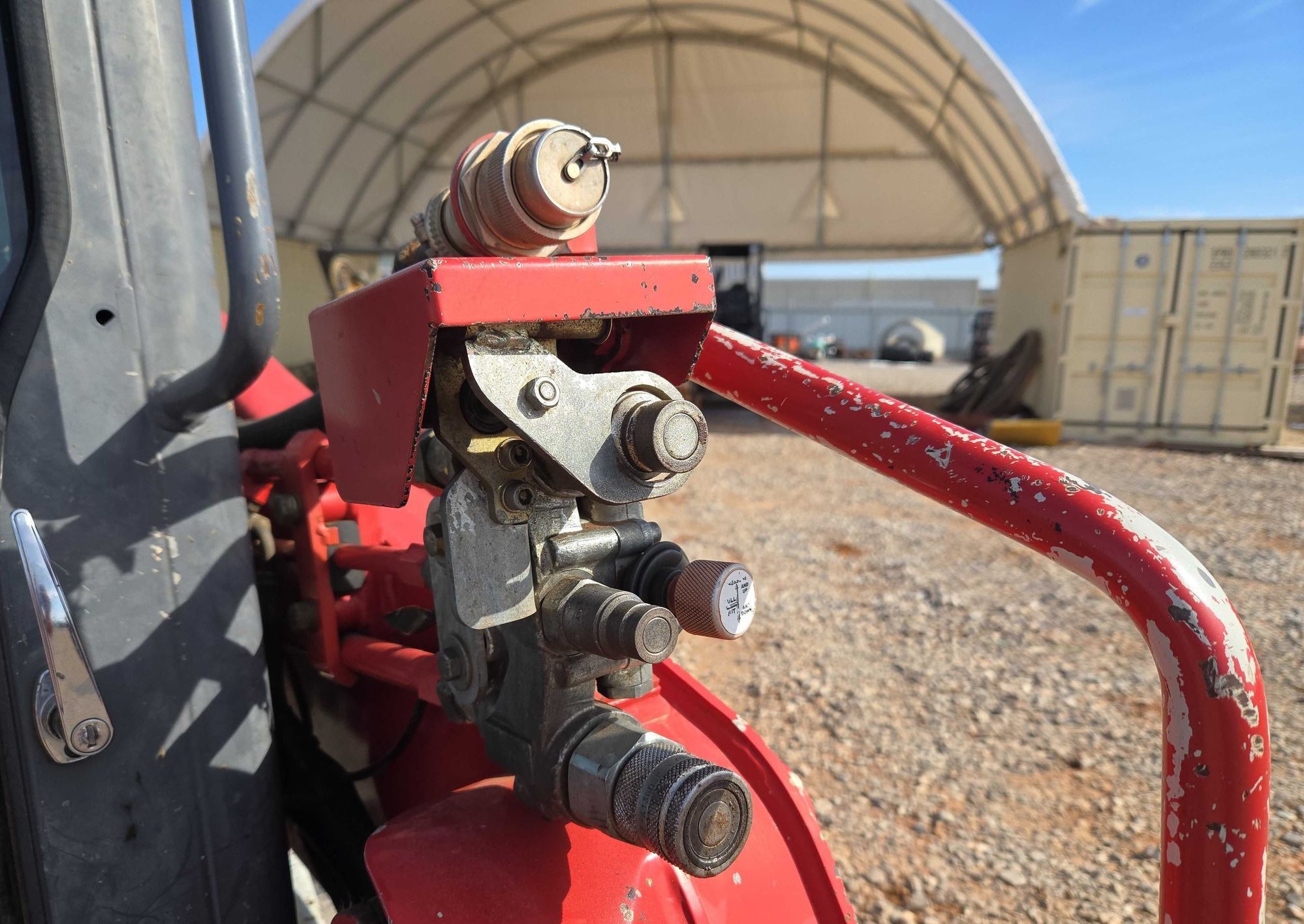 2017 Takeuchi TL8 Tracked Skid Steer Loader thumbnail 5