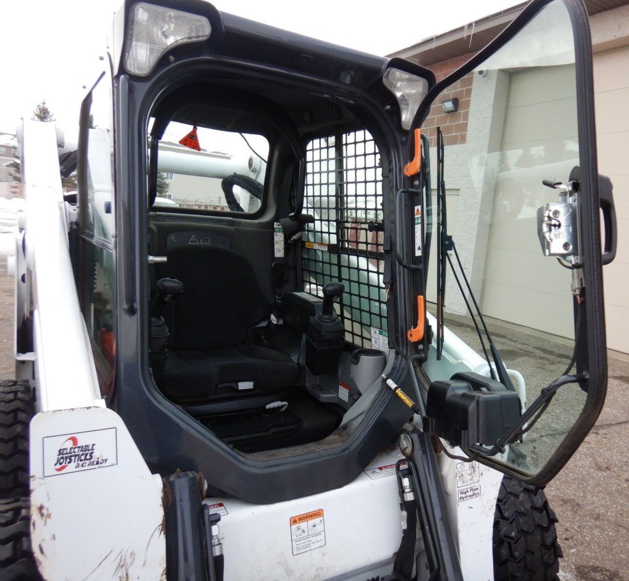 2018 Bobcat S650 Skid Steer Loader thumbnail 6