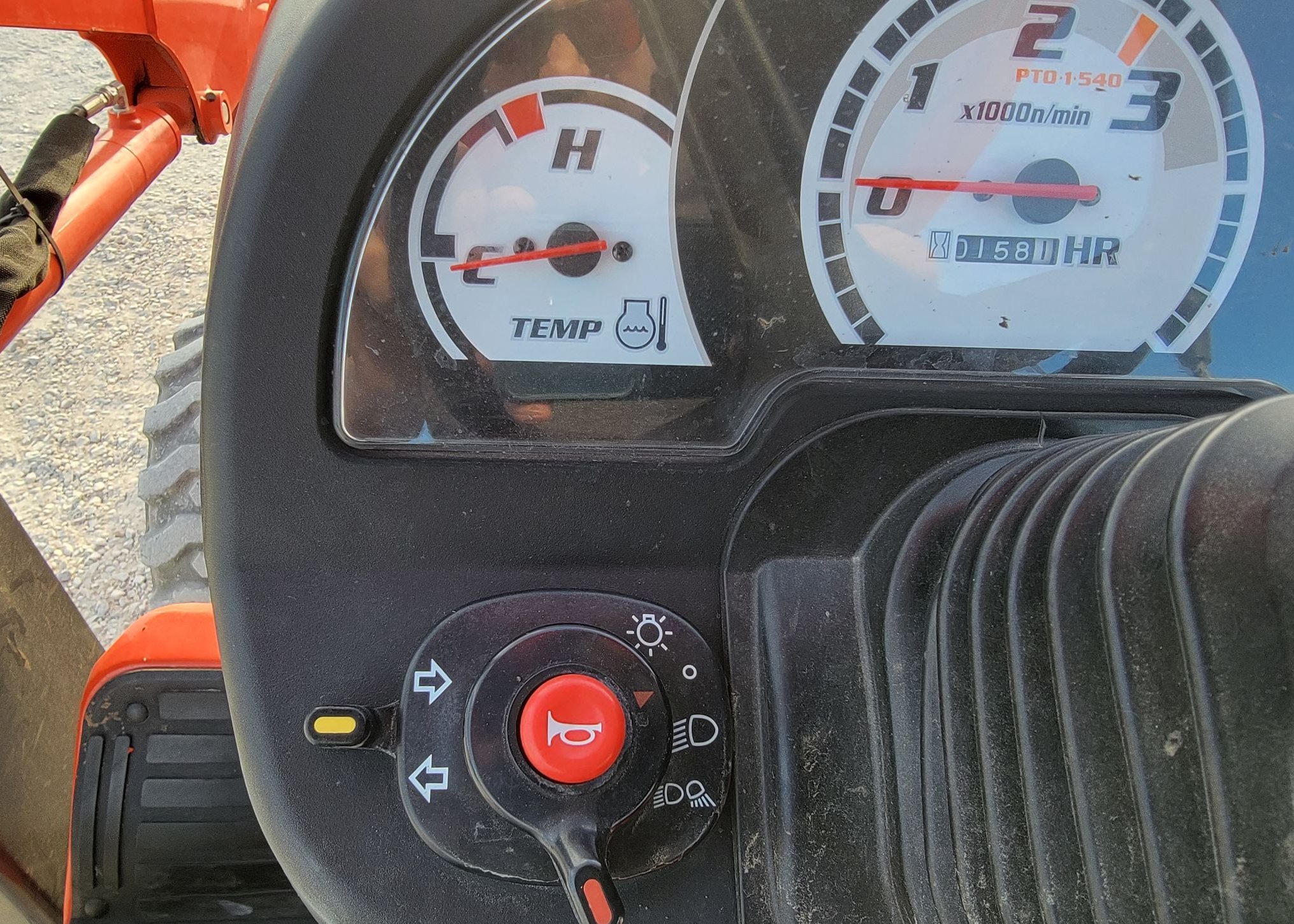 2020 Kubota B26 MFWD Tractor Loader Backhoe thumbnail 7