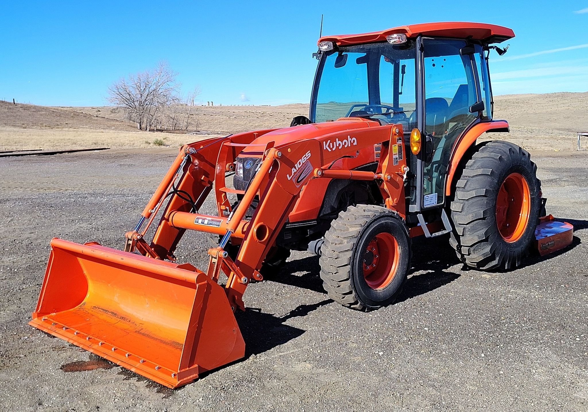 2023 Kubota MX5400HSTC MFWD Tractor - Image 1