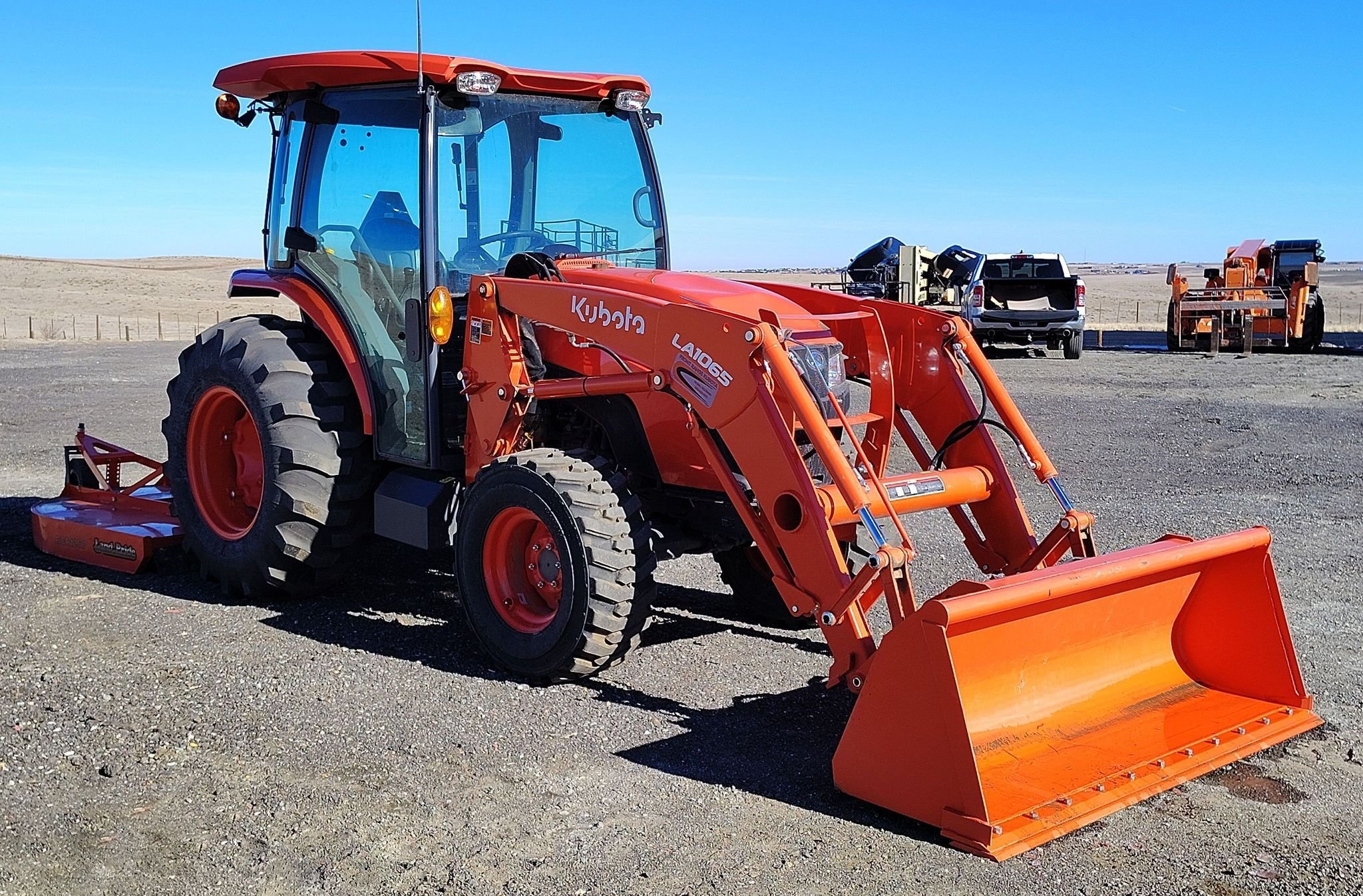 2023 Kubota MX5400HSTC MFWD Tractor thumbnail 2