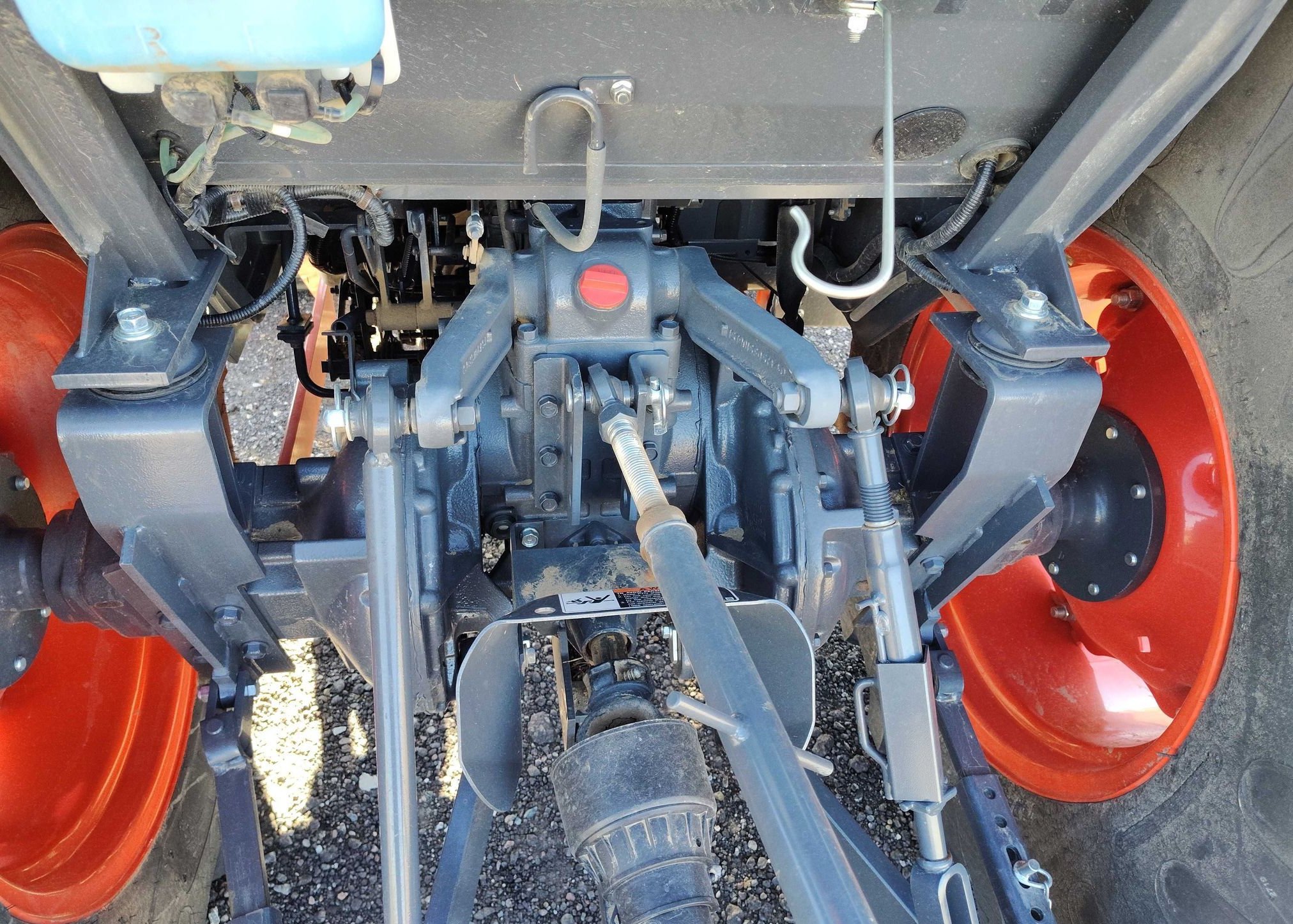 2023 Kubota MX5400HSTC MFWD Tractor thumbnail 5