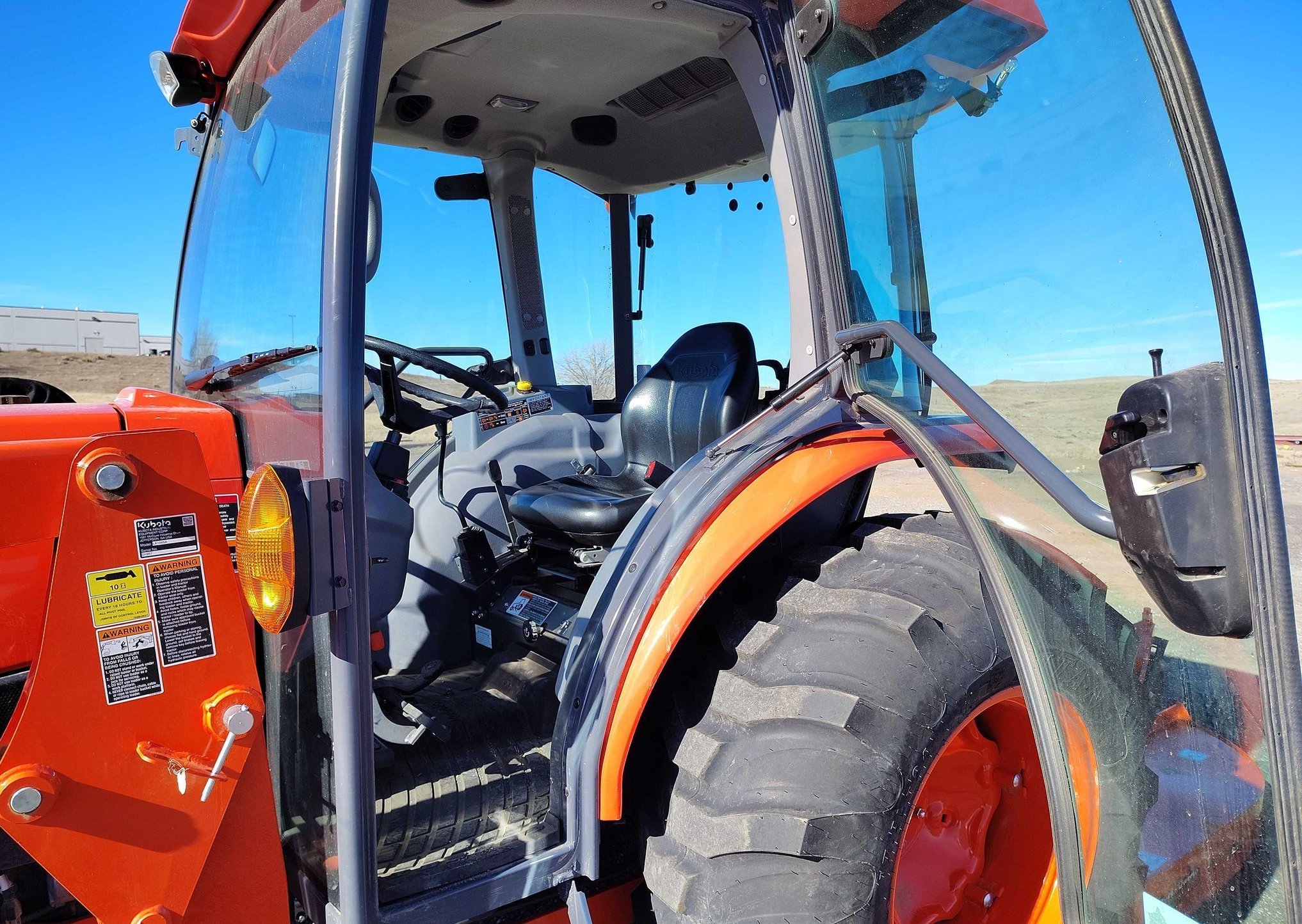 2023 Kubota MX5400HSTC MFWD Tractor thumbnail 6