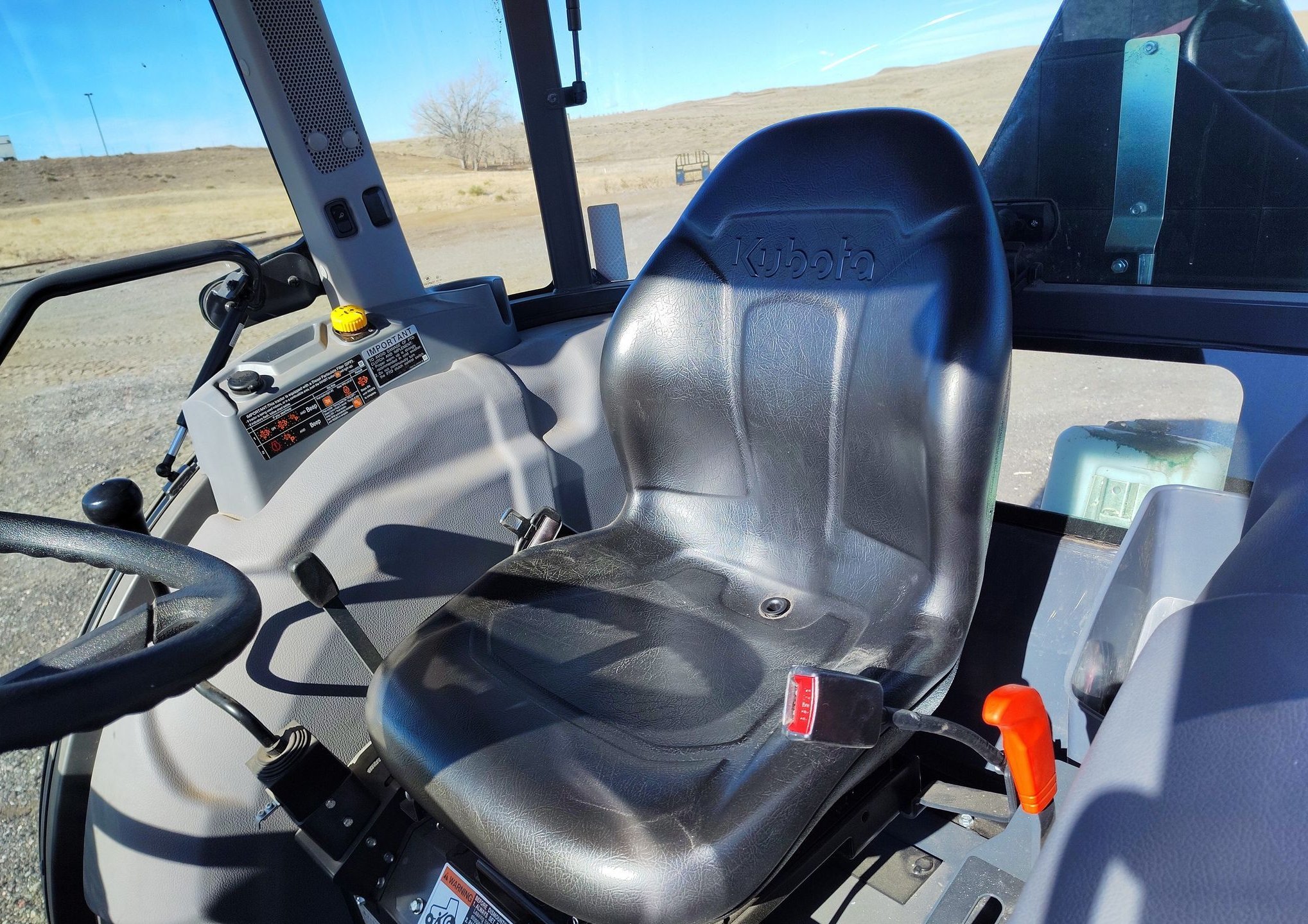 2023 Kubota MX5400HSTC MFWD Tractor thumbnail 7