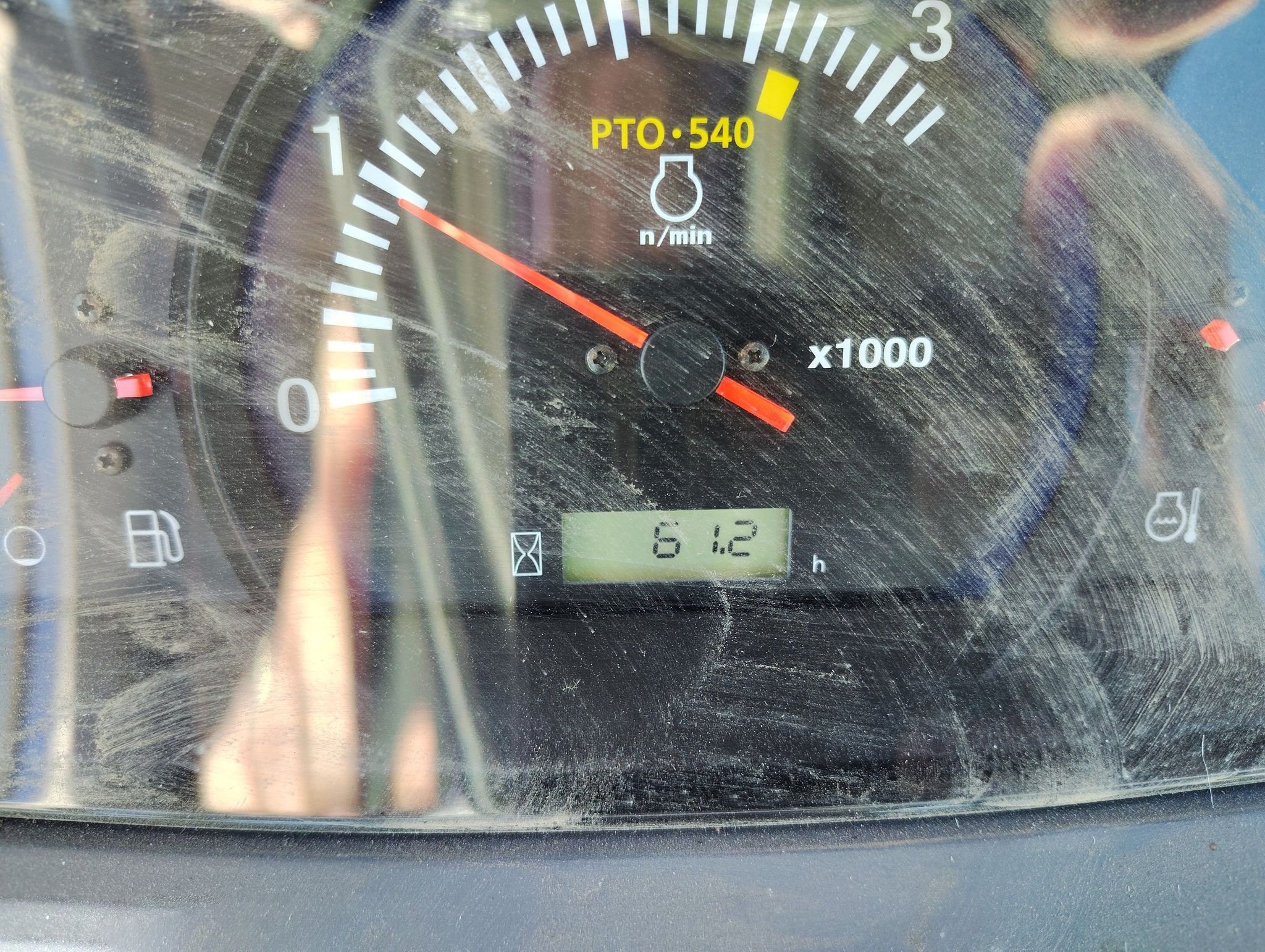 2023 Kubota MX5400HSTC MFWD Tractor thumbnail 8